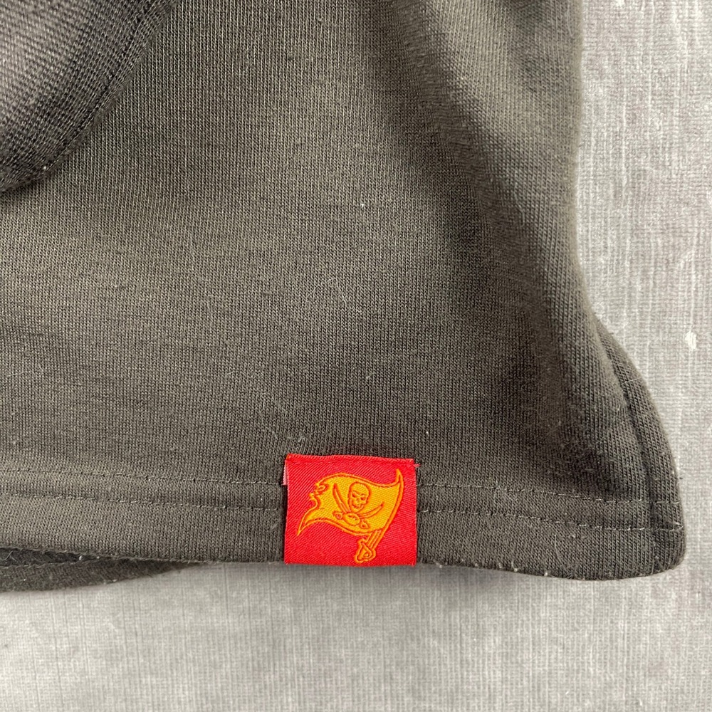 Tampa Bay Buccaneers NFL Men XL Black Colorblock Embroidered Fleece Sweatshirt - Picture 8 of 9